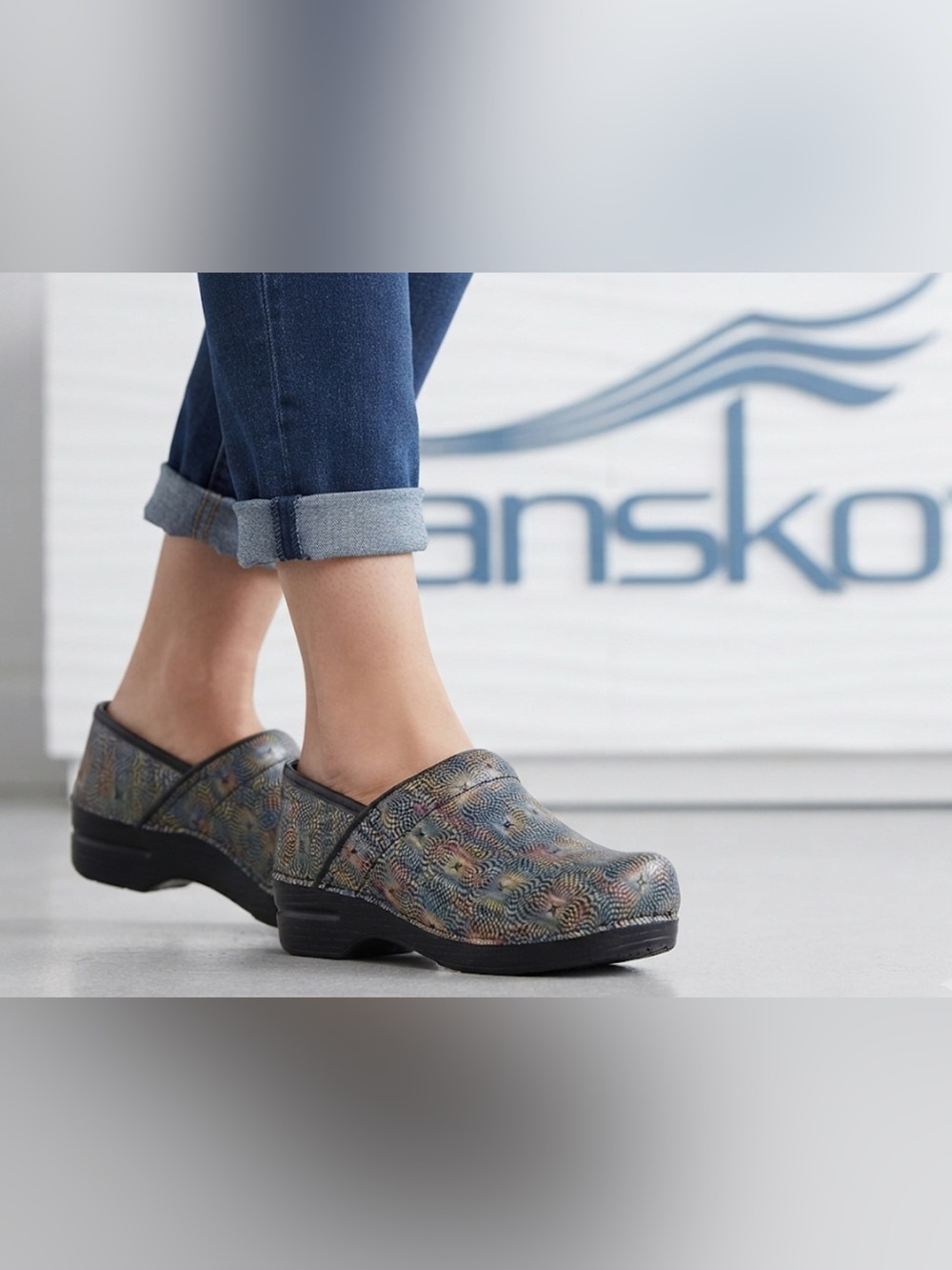Authentic Dansko designer embossed leather clogs sz 11 Euro 41